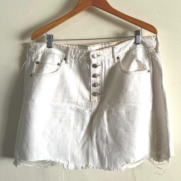 American Eagle Outfitters Dresses & Skirts - AMERICAN EAGLE OUTFITTERS White Denim Skirt SIZE 18 PLUS XXL 100% Cotton Button